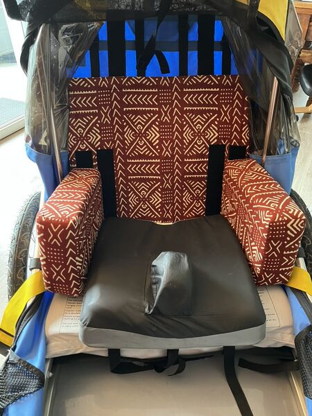 Fichier:AdapRemorque-coussins assise adulte.jpg