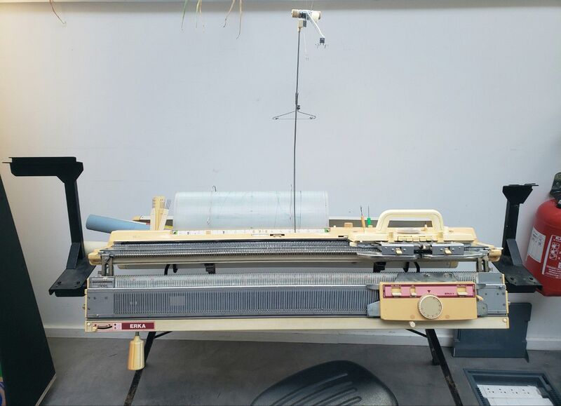 Fichier:Machine a tricoter.jpg